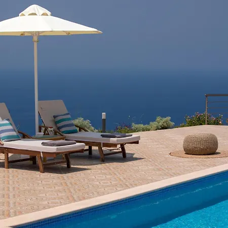 Avraam Sunset With Private Pools